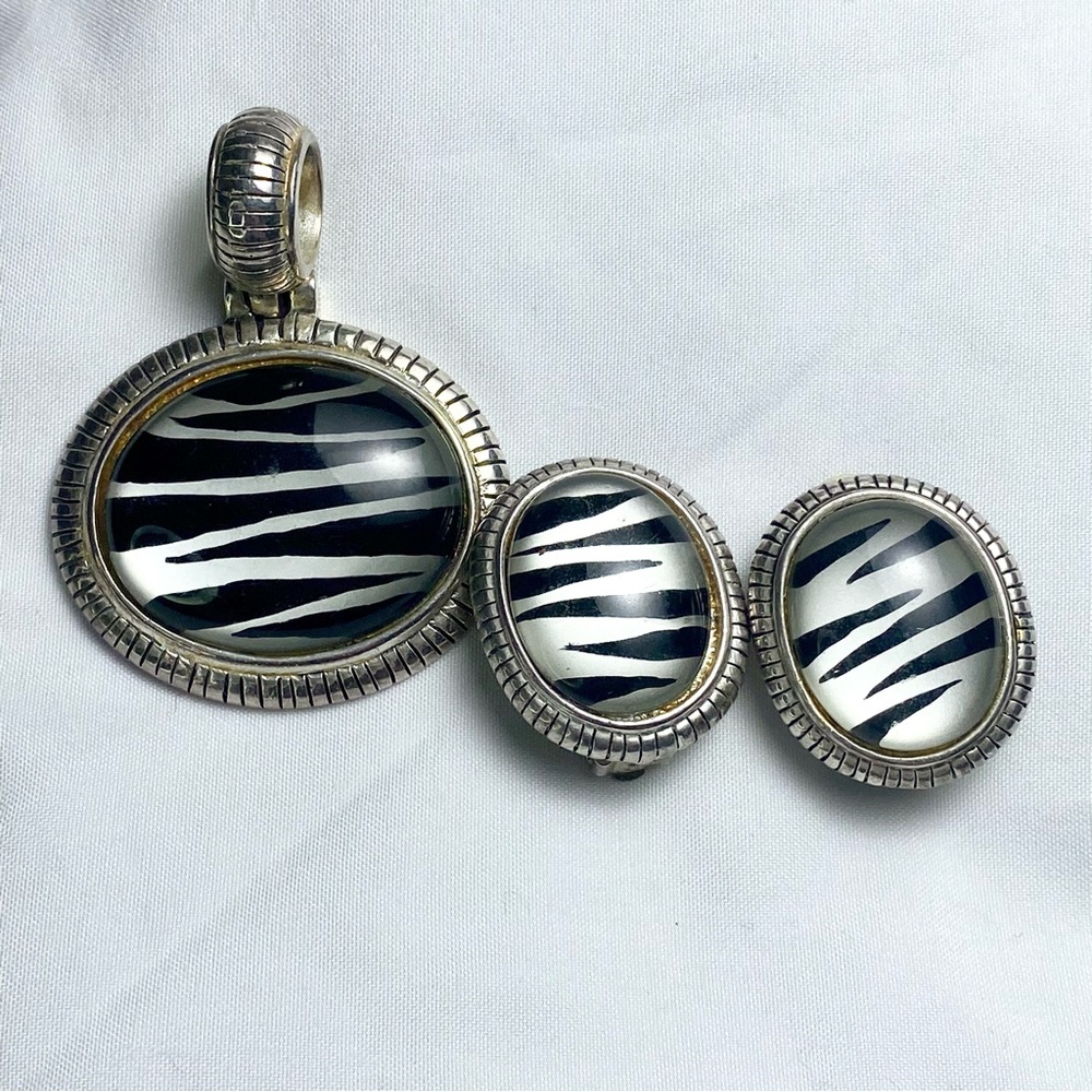 VTG Oval Zebra Print Pendant & Clip-On Earrings Jewelry Set Silver Tone